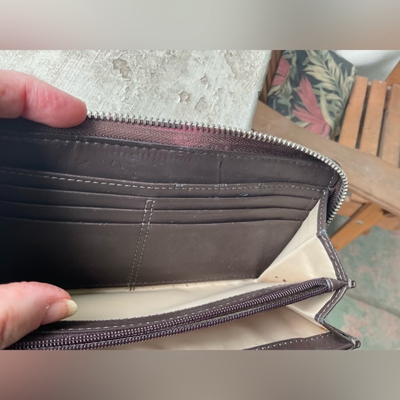 COACH  Brown Zip around wallet - Picture 8 of 10